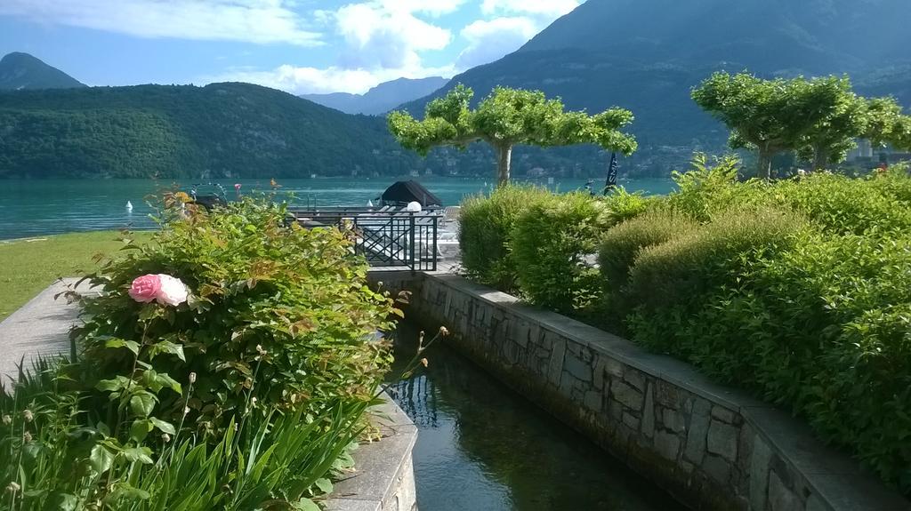 Studio Les Pieds Dans L'Eau Au Bord Du Lac D'Annecy Duingt Exterior foto